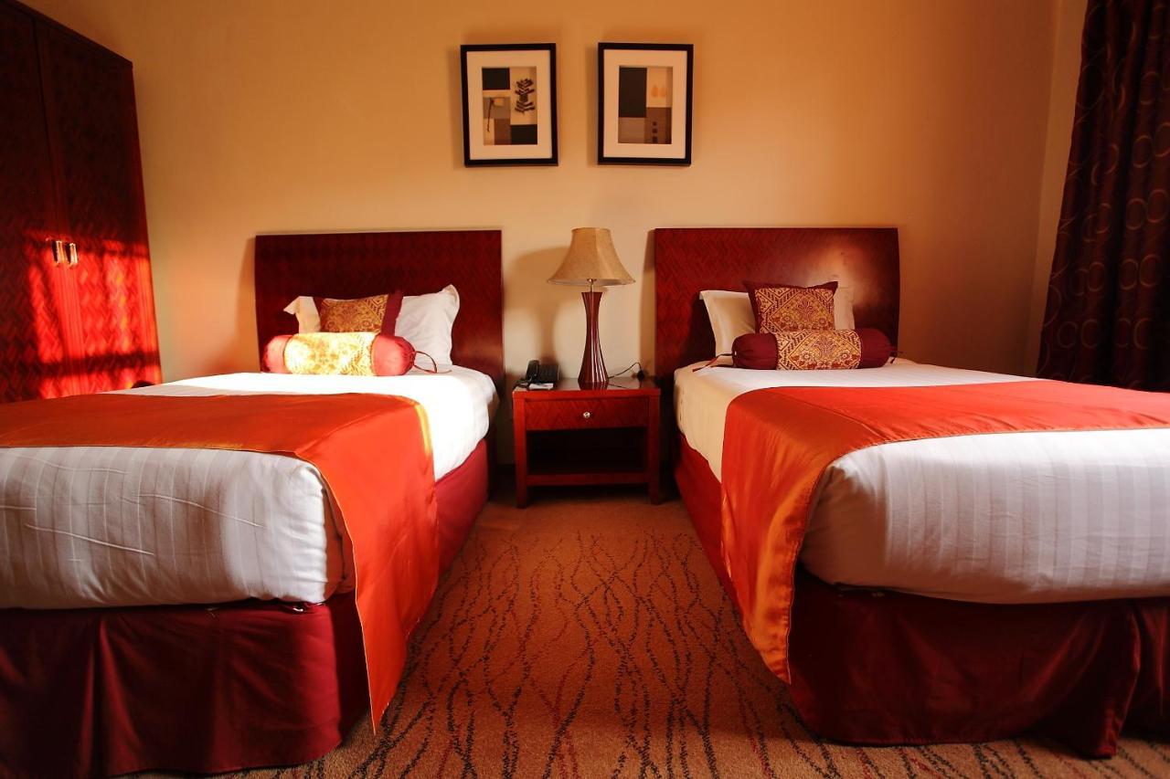 Crossroads Hotel Lilongwe Bagian luar foto
